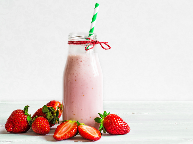 Strawberry Julius Complete Shake